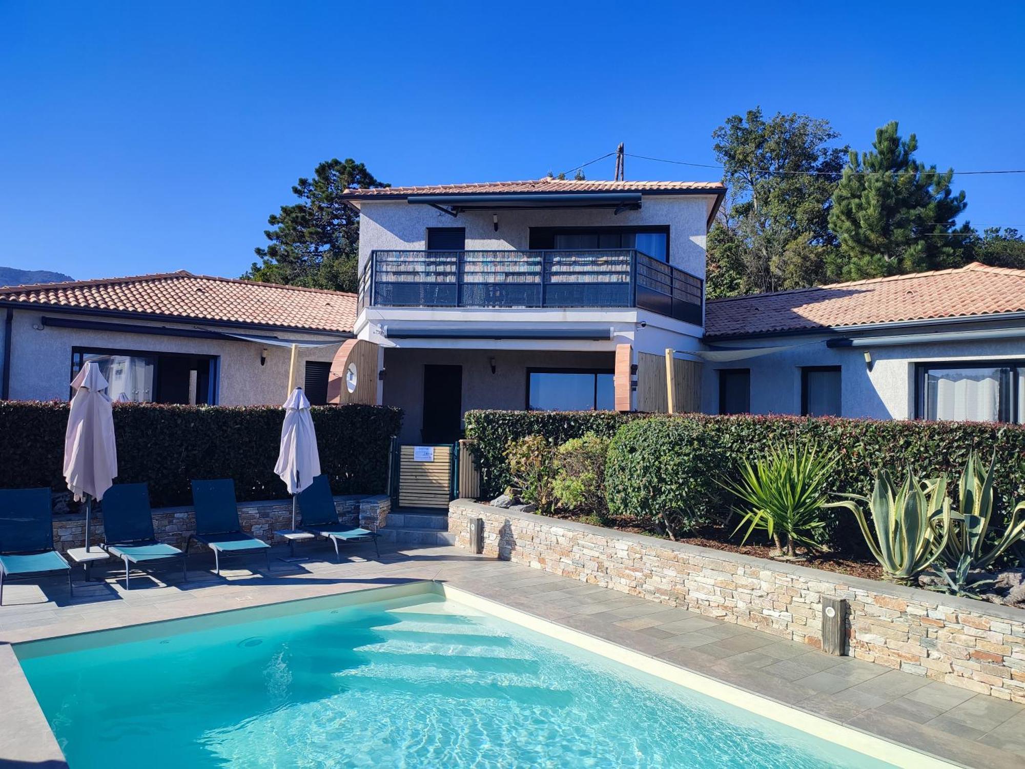 Cote Et Mer - Appartement Haut Standing Dans Villa Avec Piscine Et Vue Mer Taglio-Isolaccio Екстериор снимка