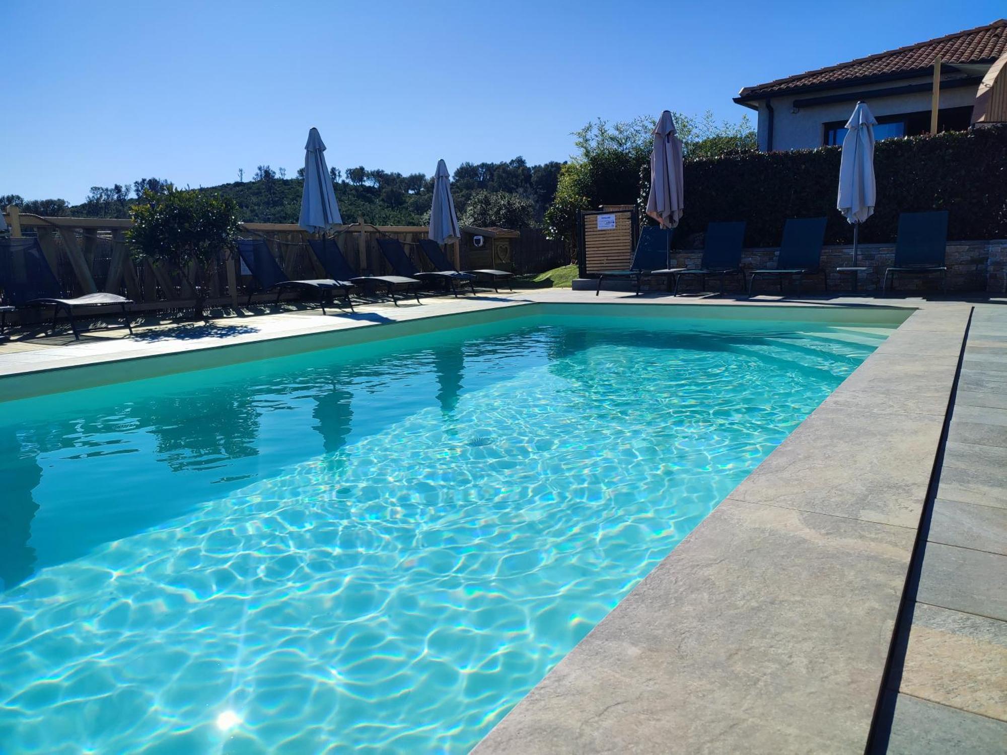 Cote Et Mer - Appartement Haut Standing Dans Villa Avec Piscine Et Vue Mer Taglio-Isolaccio Екстериор снимка