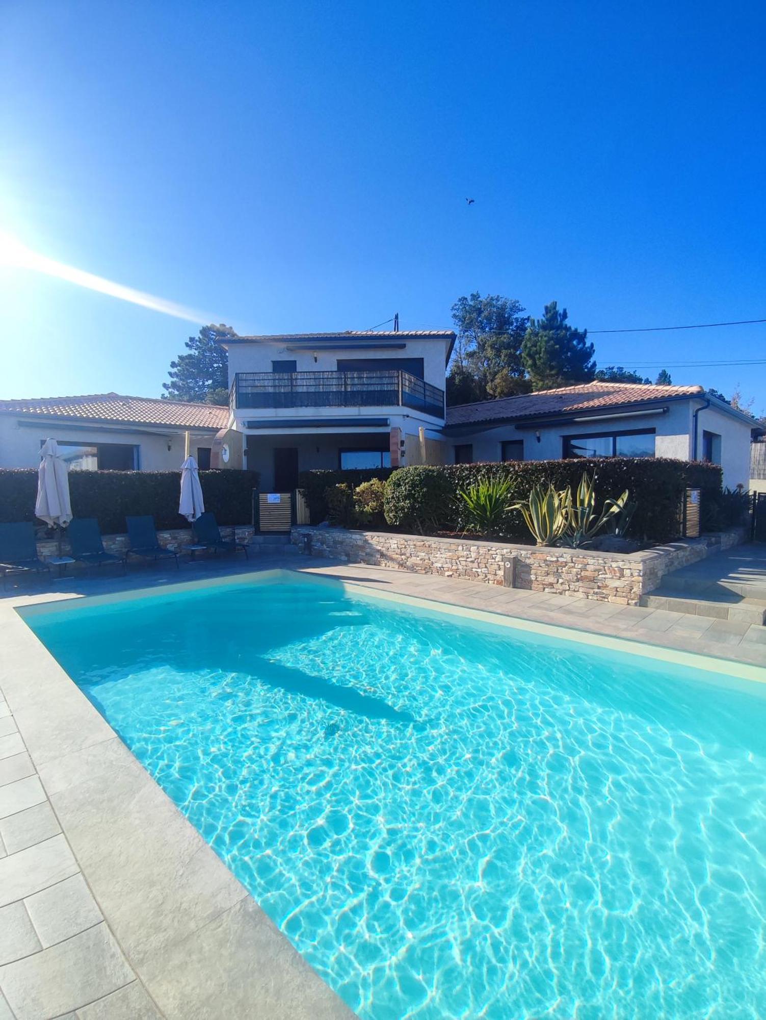 Cote Et Mer - Appartement Haut Standing Dans Villa Avec Piscine Et Vue Mer Taglio-Isolaccio Екстериор снимка