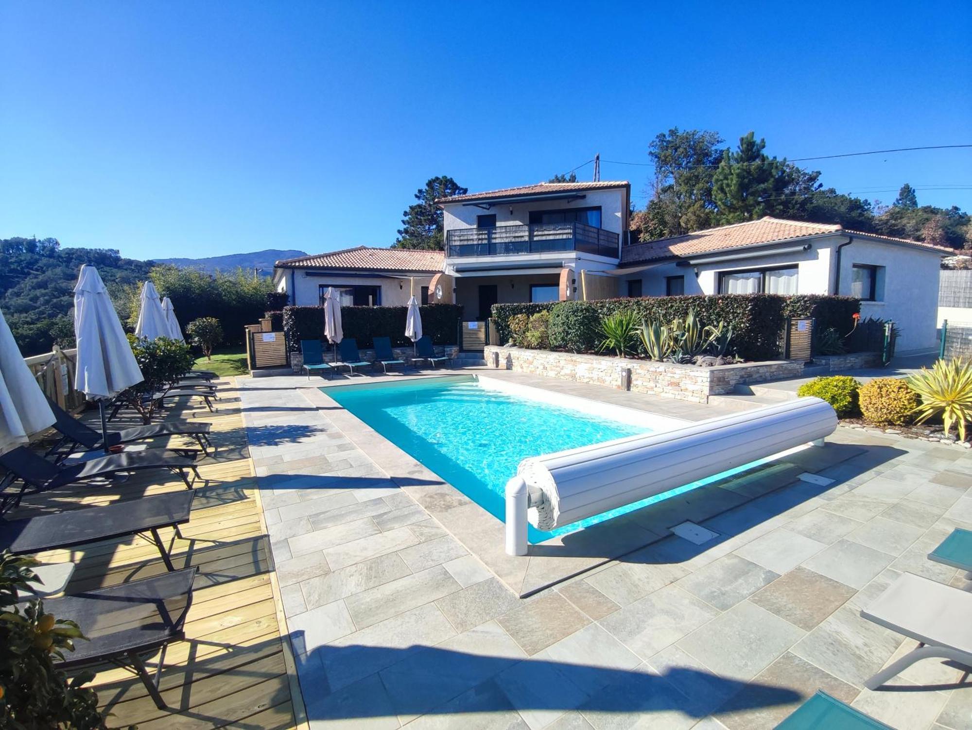 Cote Et Mer - Appartement Haut Standing Dans Villa Avec Piscine Et Vue Mer Taglio-Isolaccio Екстериор снимка