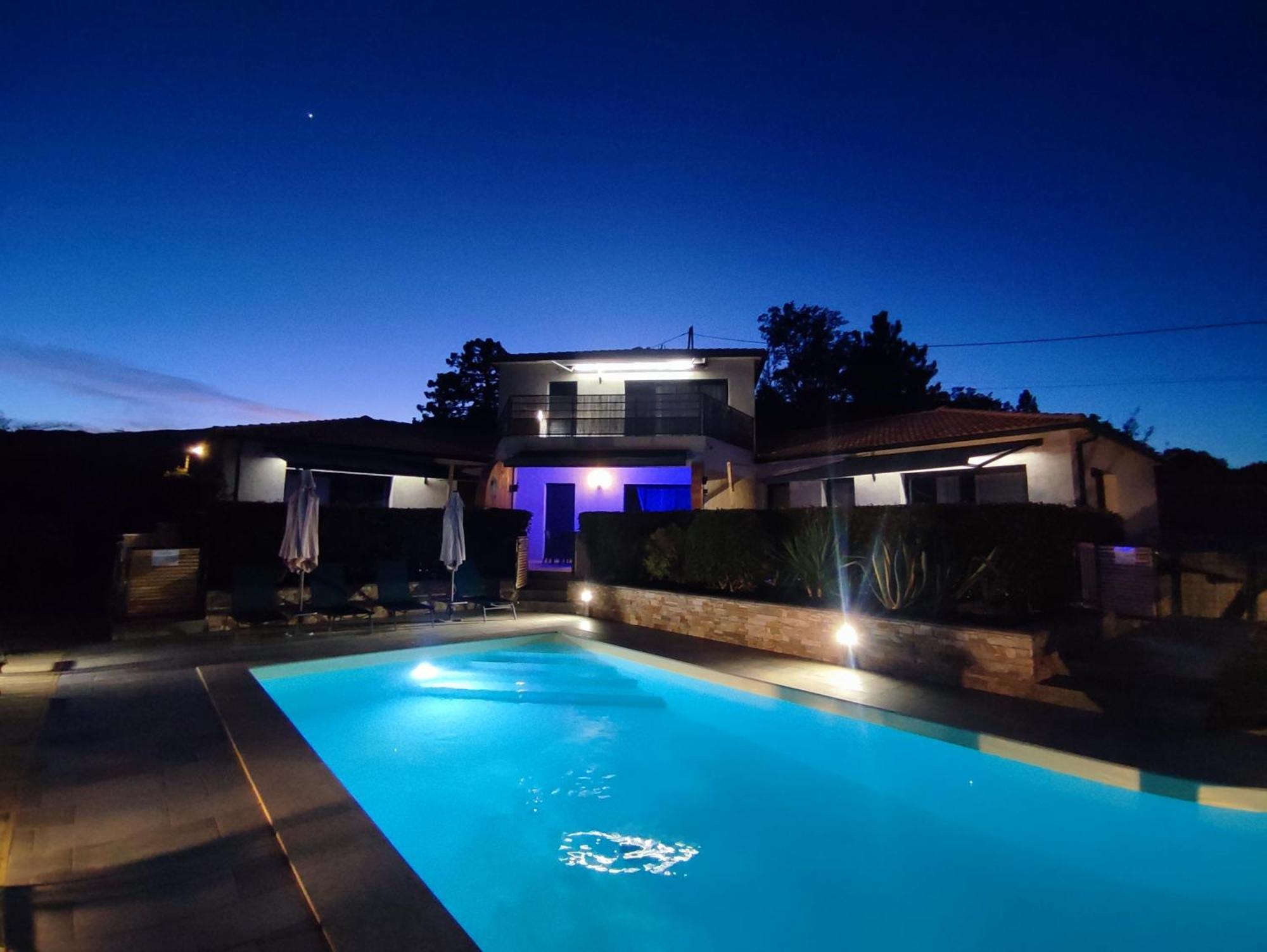 Cote Et Mer - Appartement Haut Standing Dans Villa Avec Piscine Et Vue Mer Taglio-Isolaccio Екстериор снимка