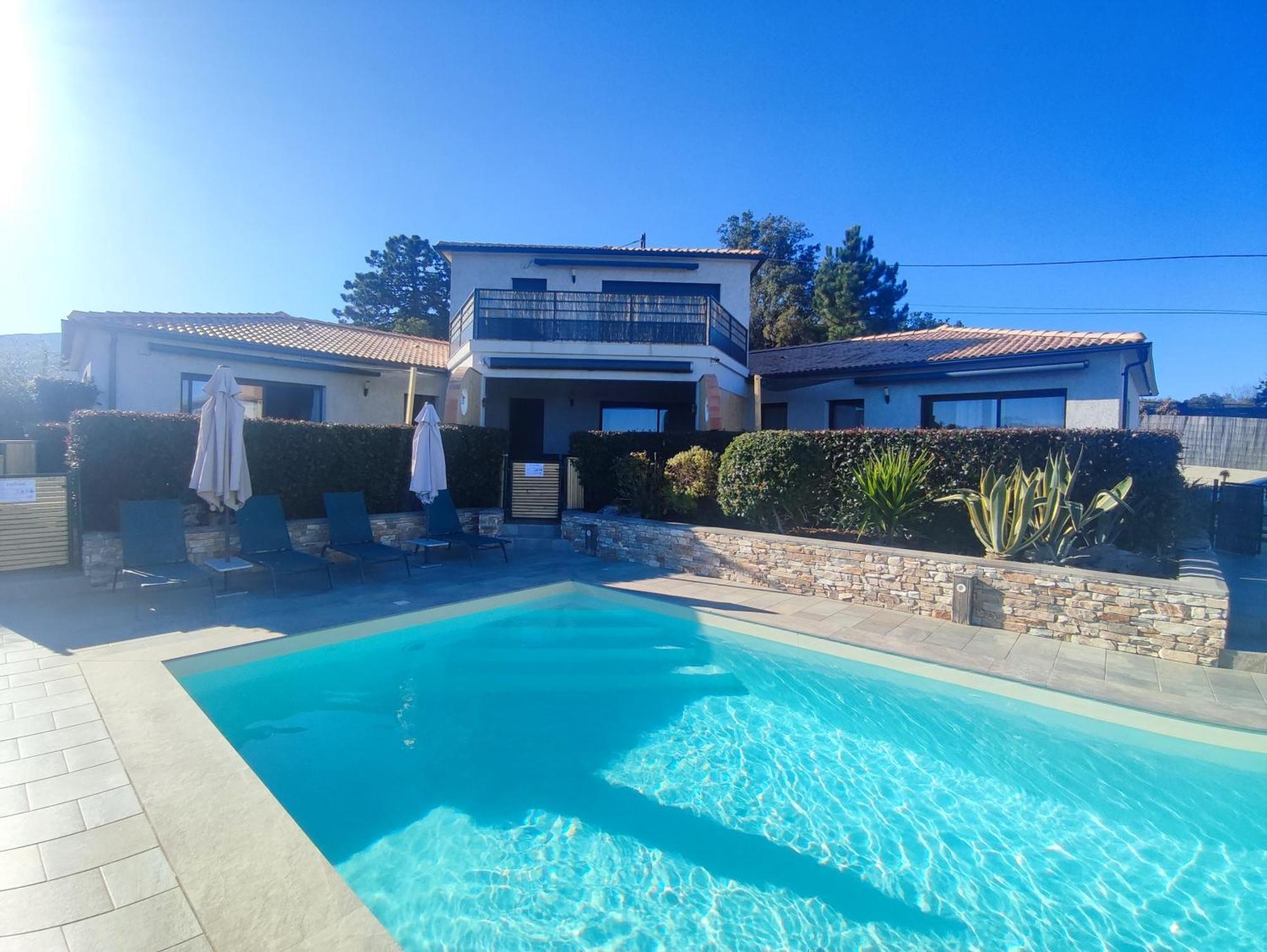 Cote Et Mer - Appartement Haut Standing Dans Villa Avec Piscine Et Vue Mer Taglio-Isolaccio Екстериор снимка